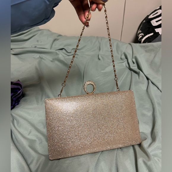 Rhinestone gold clutch purse. With attachable strap. - Picture 3 of 4